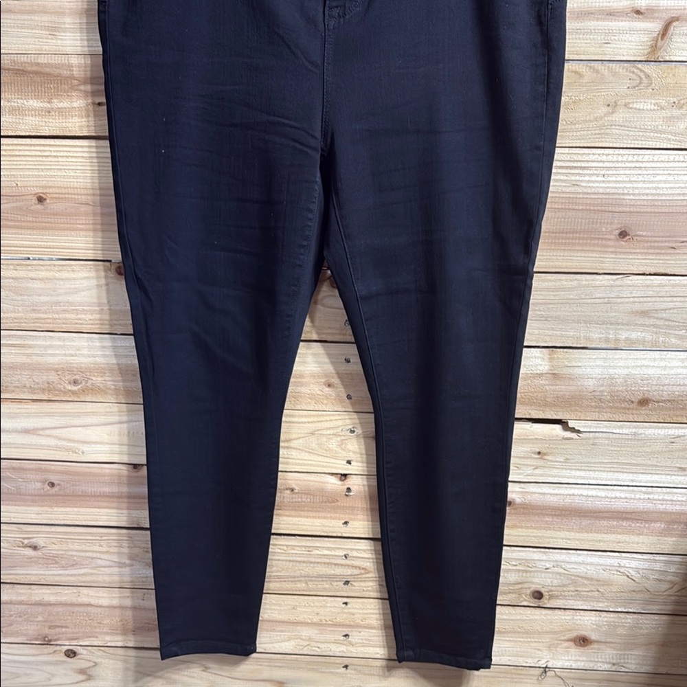 Celebrity Pink Black Skinny Jeans - Picture 3 of 12